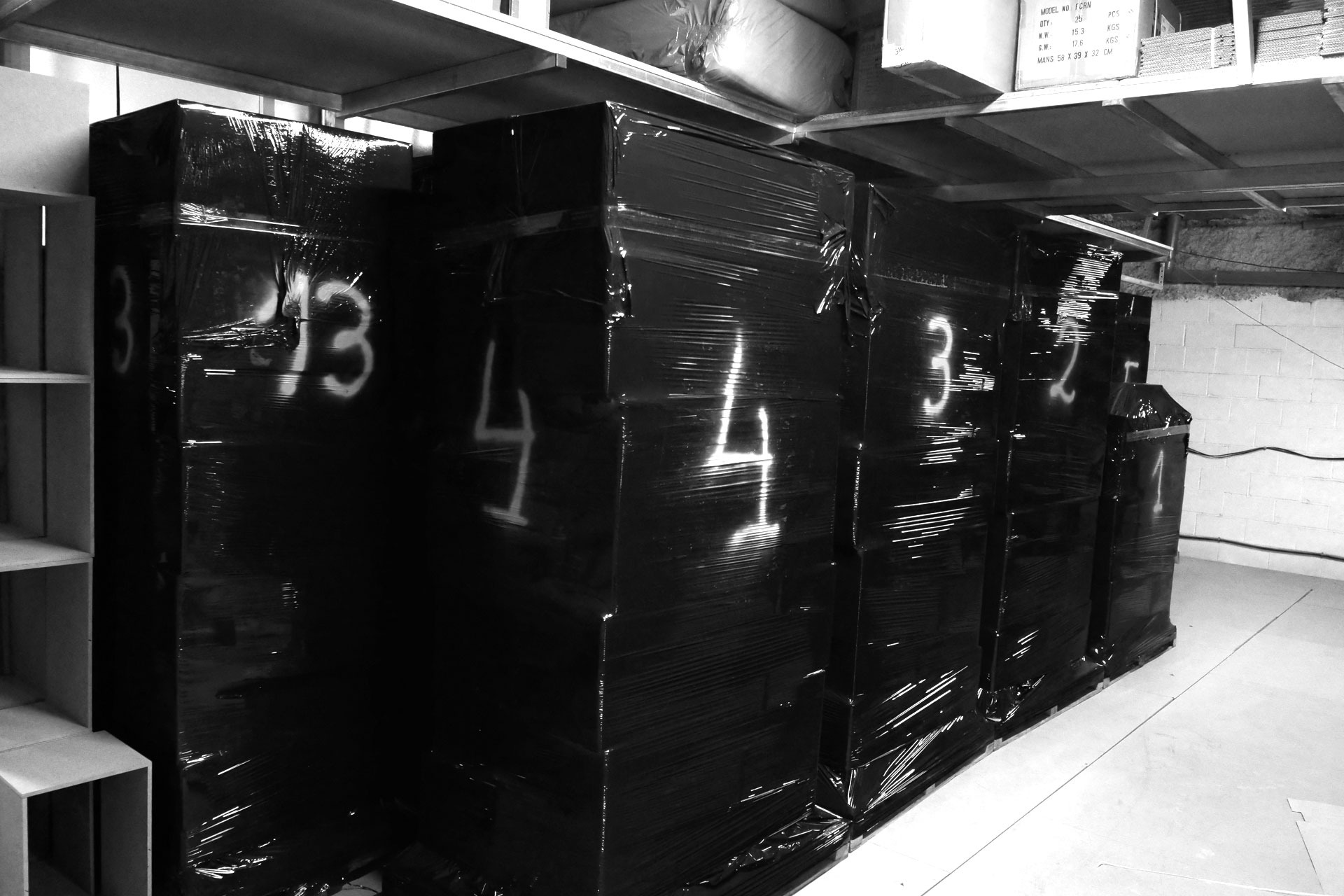 almacén en Duende fabricación  y tienda de cajones flamencos 100% artesanales